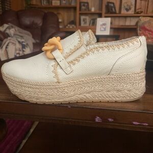 Dolce Vita Cream Platform Shoes with Orange Detail